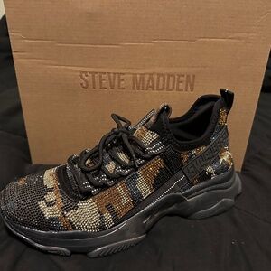 Steve Madden sneakers
